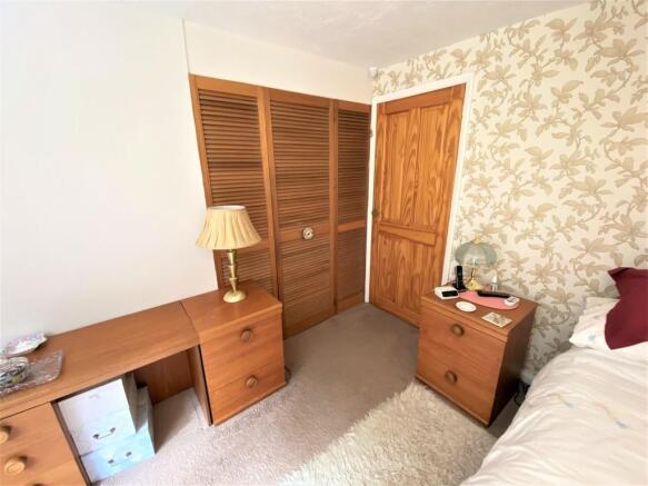Master bedroom wa...