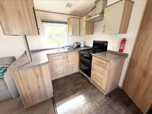 Two bed ABI Oakley, Caldecott Hall Country Park, Beccles Road, Fritton, Norfolk, NR31 9EY photo 5