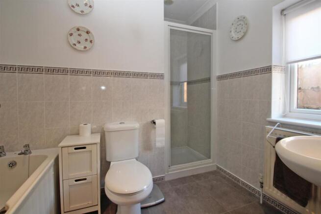 Mst En-suite - Copy.jpg