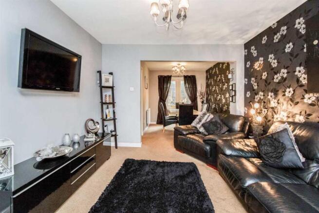 LOUNGE/