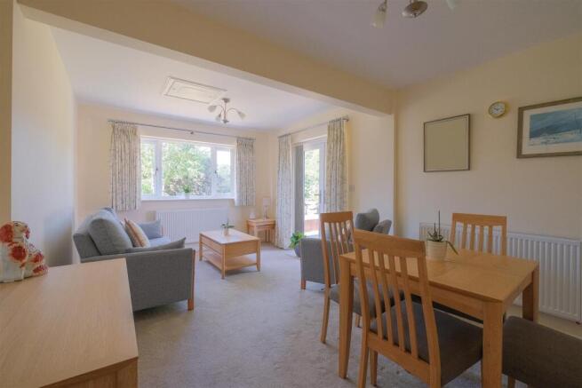 2 bed Semi-Detached Bungalow for sale Image 3