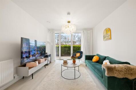 Laurina Apartments, Hayes