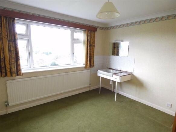BEDROOM 4