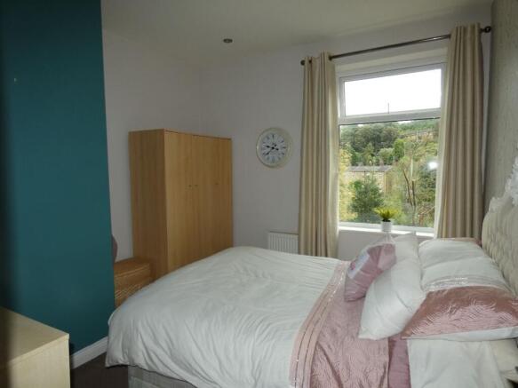 2 bed Terraced to rent Image 4