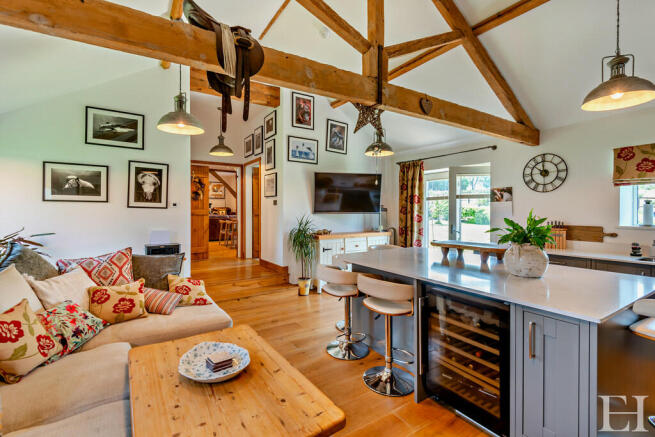 8605775-interiorW...