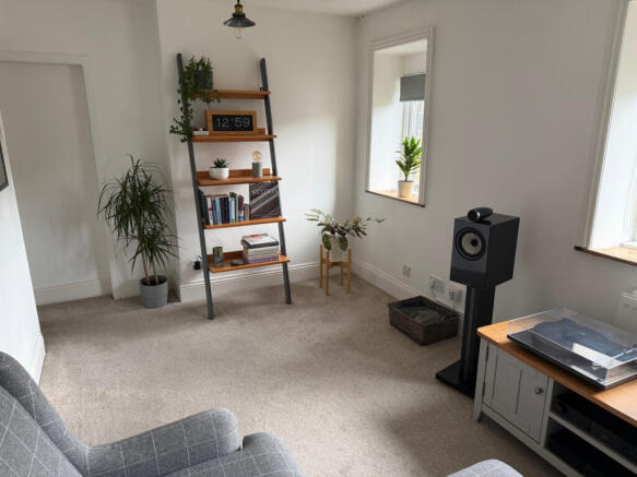Sitting/dining room