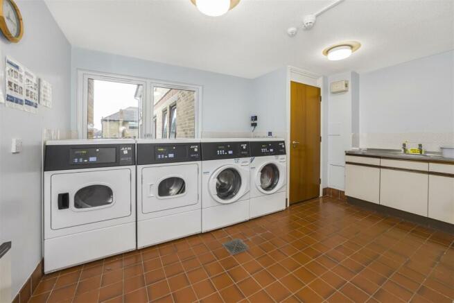 COMMUNAL WASHROOM