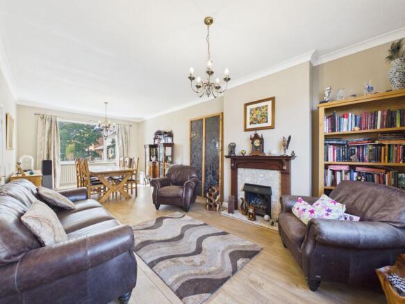 Lounge/Dining Room
