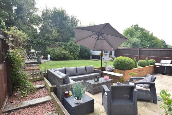 ALFRESCO SEATING AREA