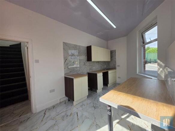 3 bed End of Terrace to rent Image 9