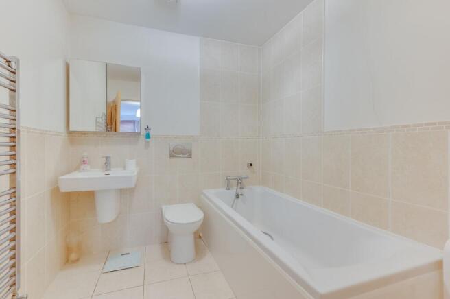 2 bed Flat for sale Image 9