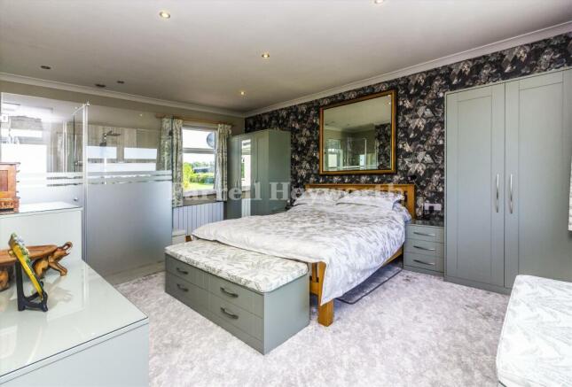 Bedroom1 image2