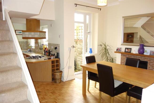 kitchen area1.JPG
