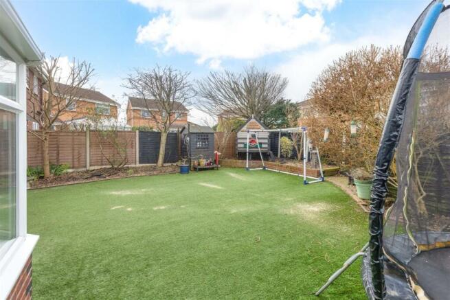3 Capstan Close-23.jpg