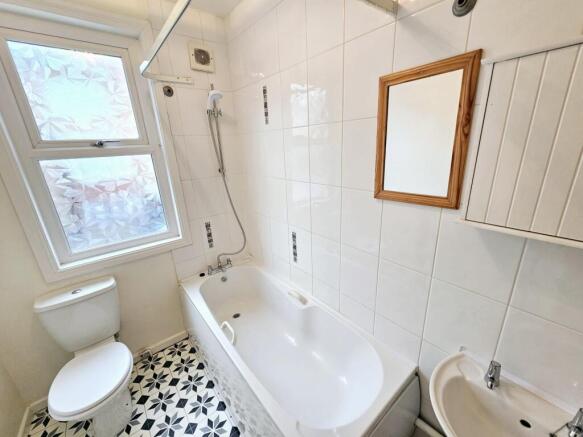 2 bed Maisonette for sale Image 8