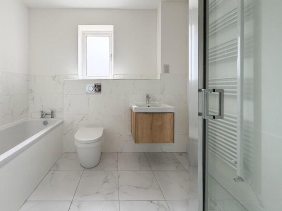 4 bed Detached for sale Image 10