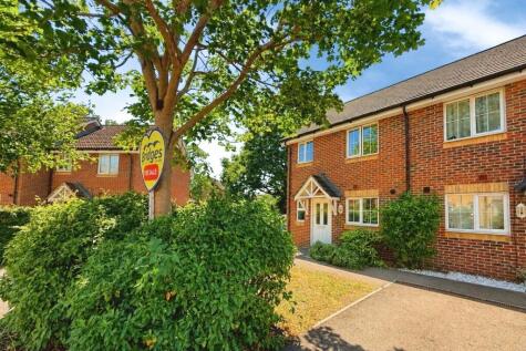 Maple Avenue, Farnborough, Hampshire, GU14