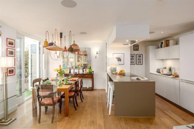 Kitchen / Dining