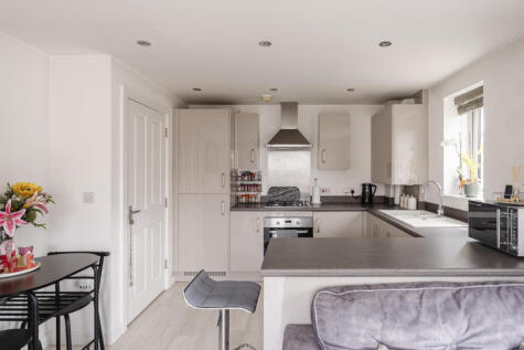 Warwick Crescent, Basildon, SS15