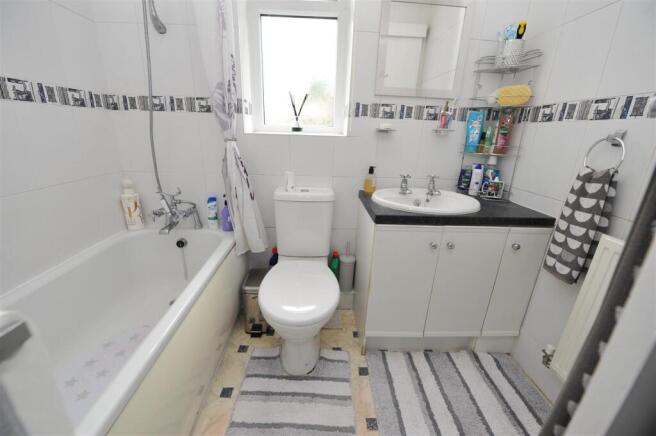 3 bed Terraced for sale Image 10