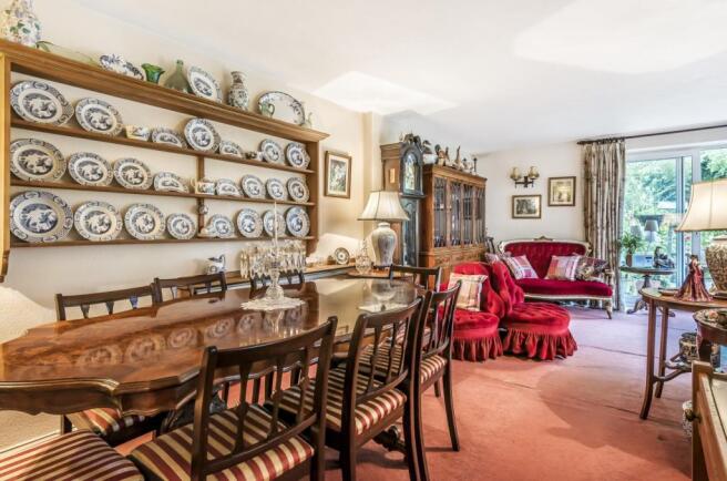 Dining/sitting room