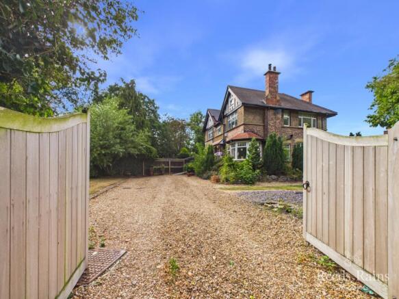 2 bed Semi-Detached for sale Image 11