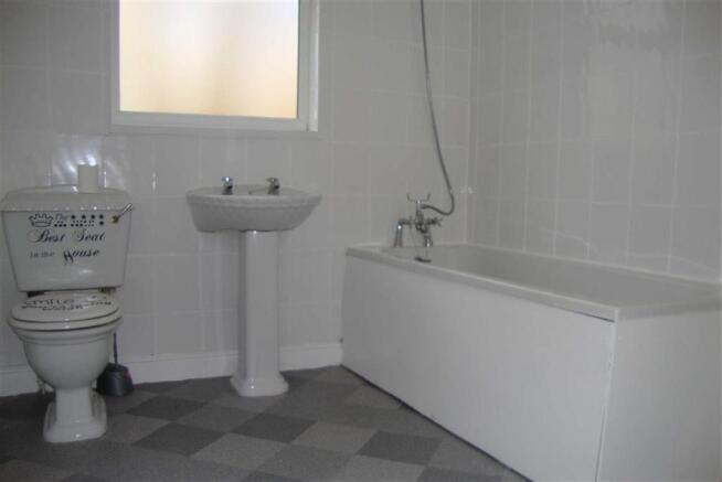 Bathroom/w.c. Combined