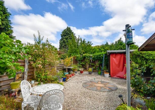 3 Rushford Close-18.jpg
