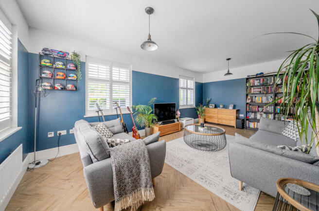 1336024-17-689359...