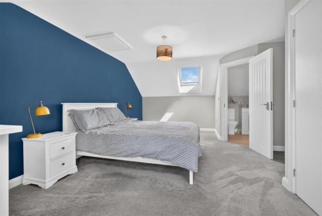 3 bed Terraced for sale Image 7