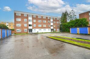 Flat 11, Falcon Court, The Cloisters, Frimley, Camberley GU16 7JW