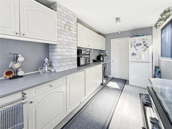 3 bed Semi-Detached for sale Image 9