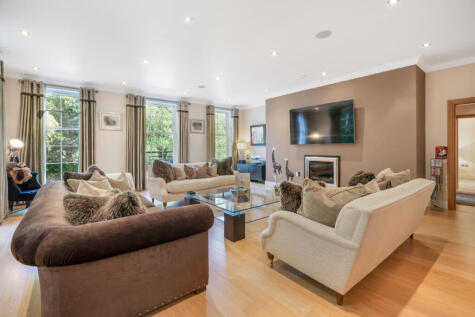 Esher Park Avenue, Esher, KT10