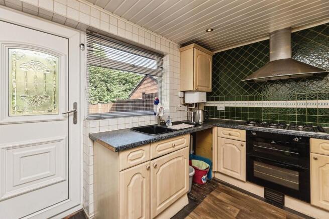 3 bed Semi-Detached for sale Image 7