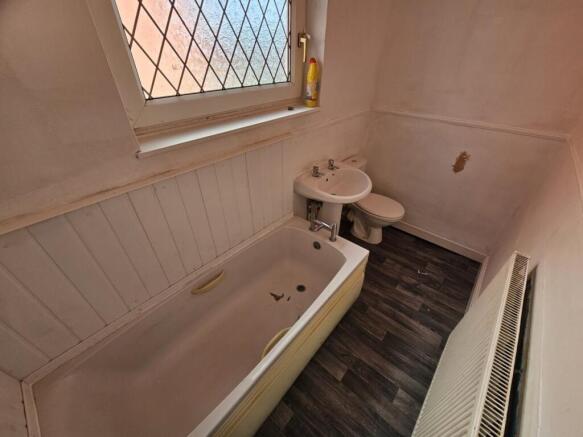 2 bed House to rent Image 4