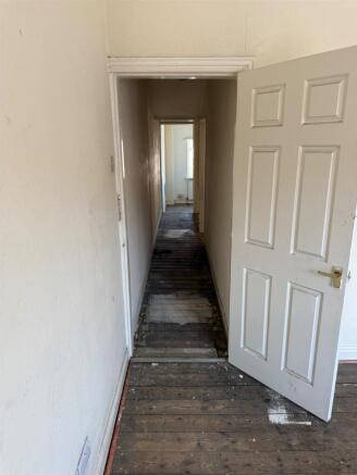 3 bed Terraced for sale Image 5