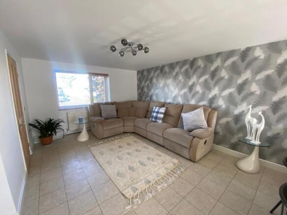 38 sandon new lounge.jpeg