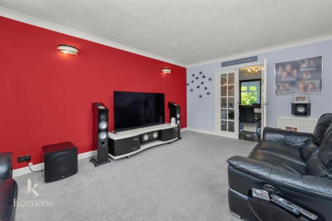 4 bed Detached for sale Image 4