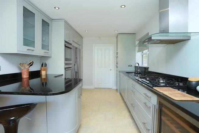 LUXURY KITCHEN
