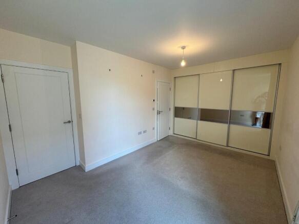 2 bed Flat to rent Image 8
