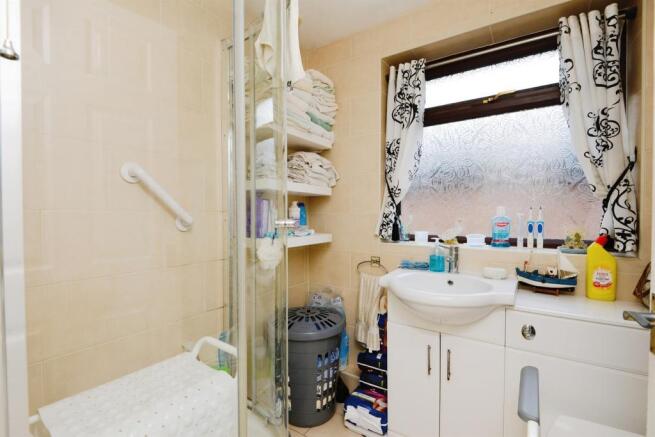 Shower Room: