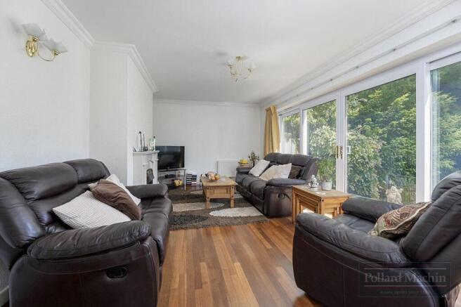 Hollingsworth Road, Croydon photo 4