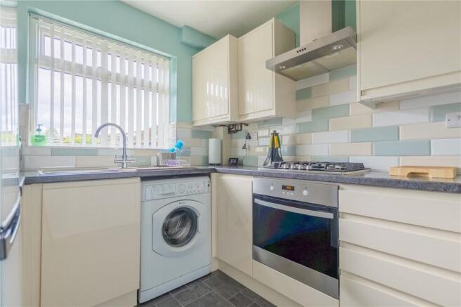 3 bed Semi-Detached for sale Image 8
