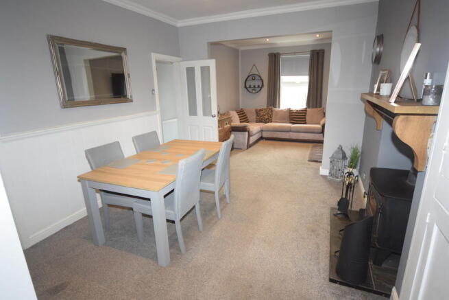 DINING ROOM/LOUNG...