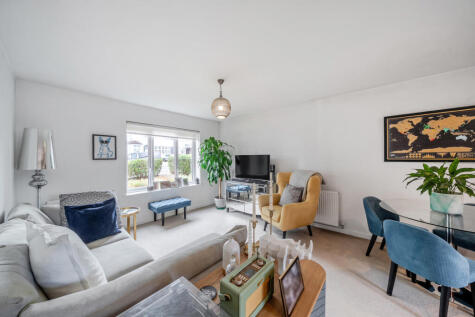 Oaktree Gardens, London