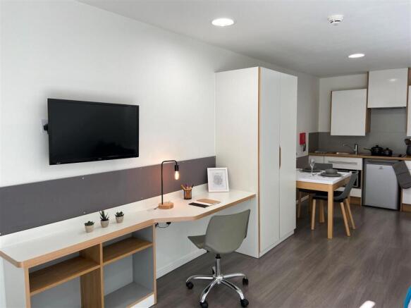 Studio to rent Image 5