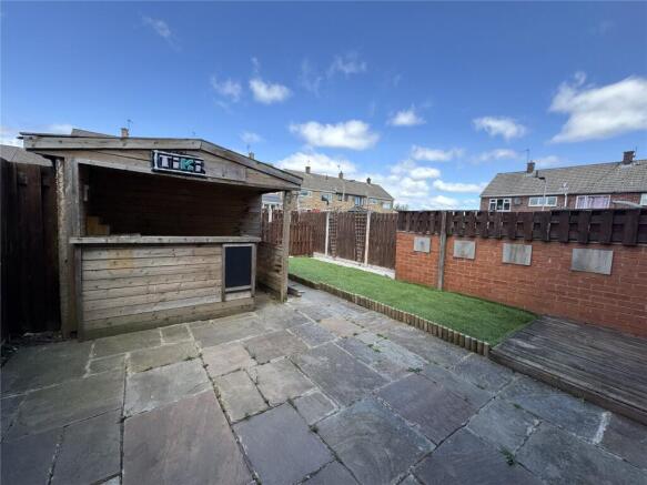 3 bed Terraced to rent Image 12