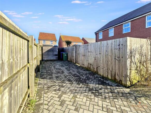 2 bed Semi-Detached for sale Image 12