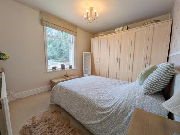 4 bed Terraced for sale Image 8
