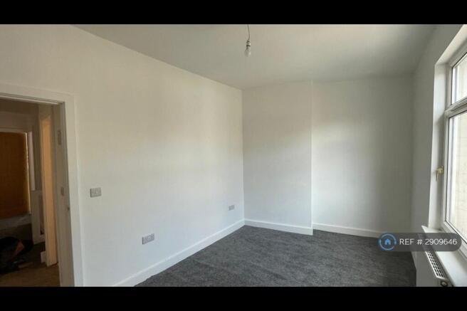 3 bed Terraced to rent Image 9